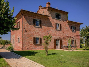 Villa at 300 m altitude with private swimming pool and views of Cortona